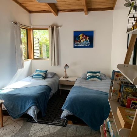 Treetop Hideaway - Taupo Holiday Home Экстерьер фото