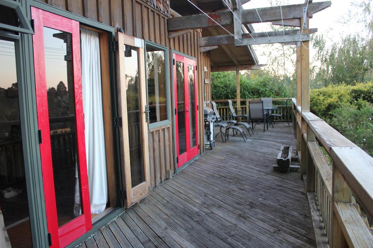 Treetop Hideaway - Taupo Holiday Home Экстерьер фото